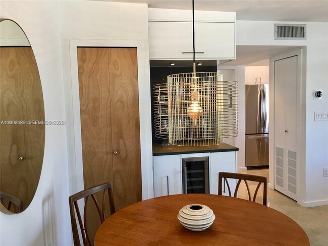 Building Photo - 618 Euclid Ave