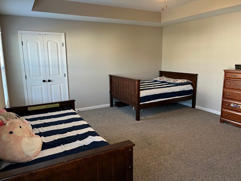 Building Photo - 1529 Kestrel Dr