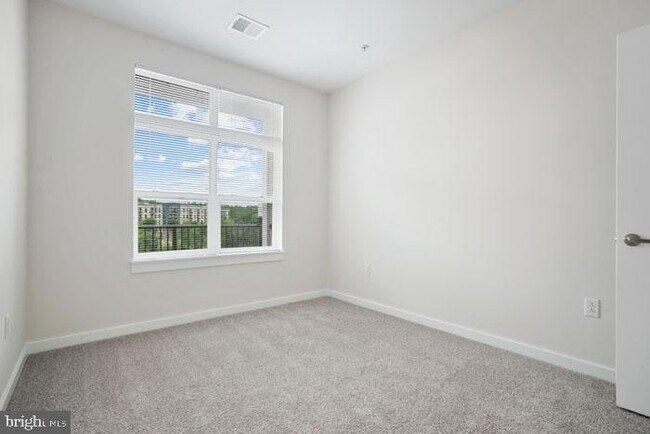 Building Photo - 131 Bridge Street Unit 1B-2-2420