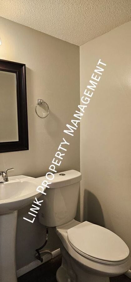 Building Photo - 1640 Keeble St