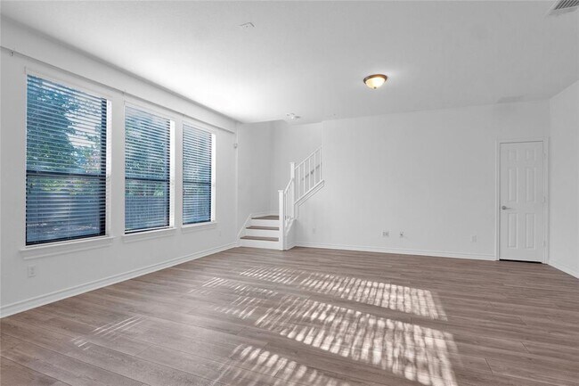 Building Photo - 10217 English Oak Dr