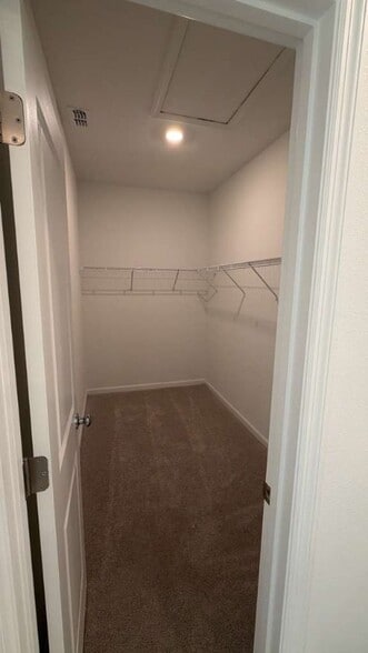 Building Photo - 382 Sol Vis Dr