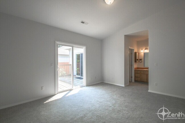 Building Photo - 18608 SE 13th Cir