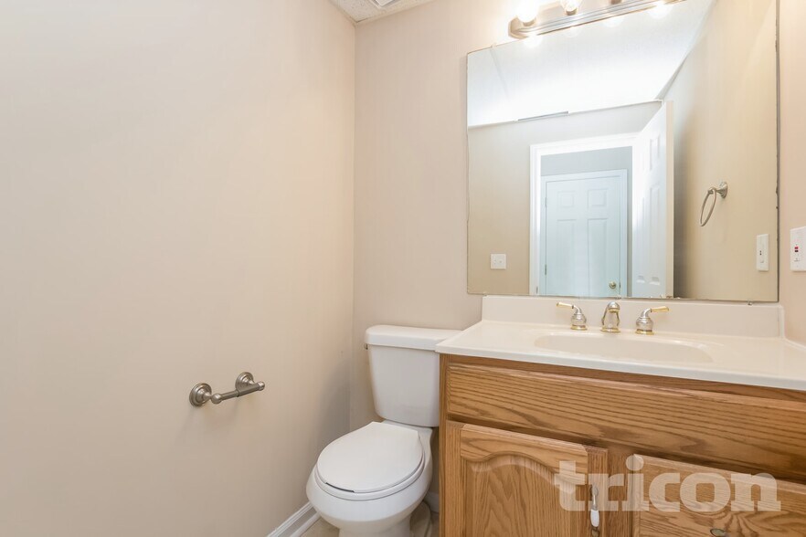 Building Photo - 4900 Tahoe Ct