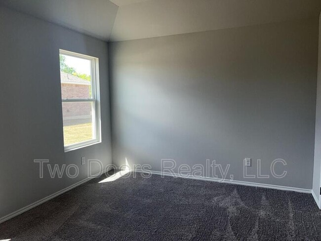 Building Photo - 1009 Ichabod Cir