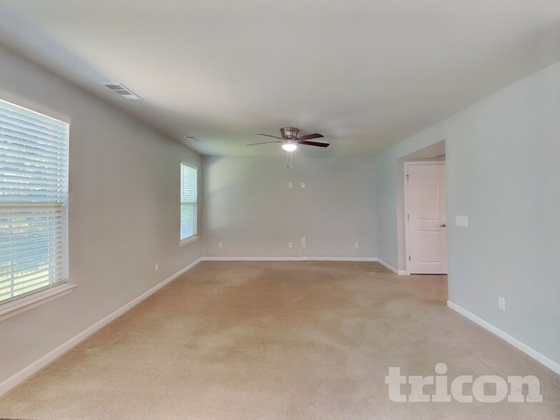 Building Photo - 306 Heroit Ct