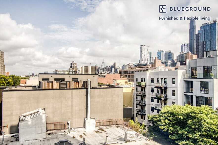 Building Photo - 82 4th Ave