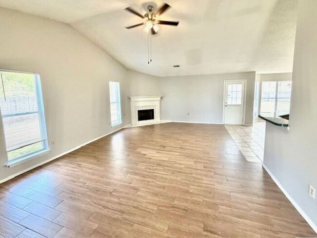 Building Photo - Move In Special! 3 Bedroom 2 Bath In Southaven