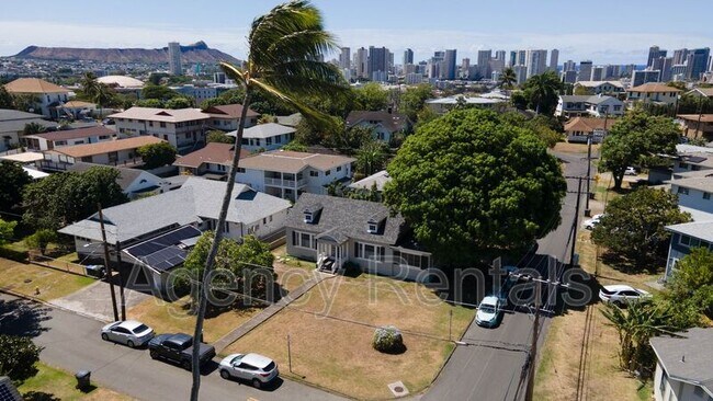 Building Photo - 2205 Hyde St