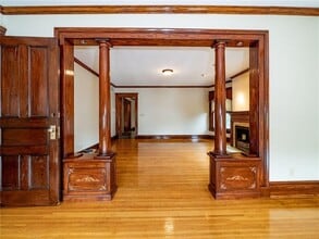 Building Photo - 1108 Lake Ave