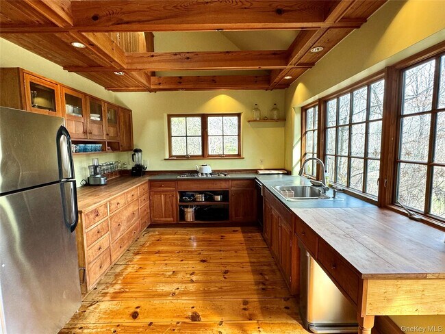 Building Photo - 22 Knight Rd