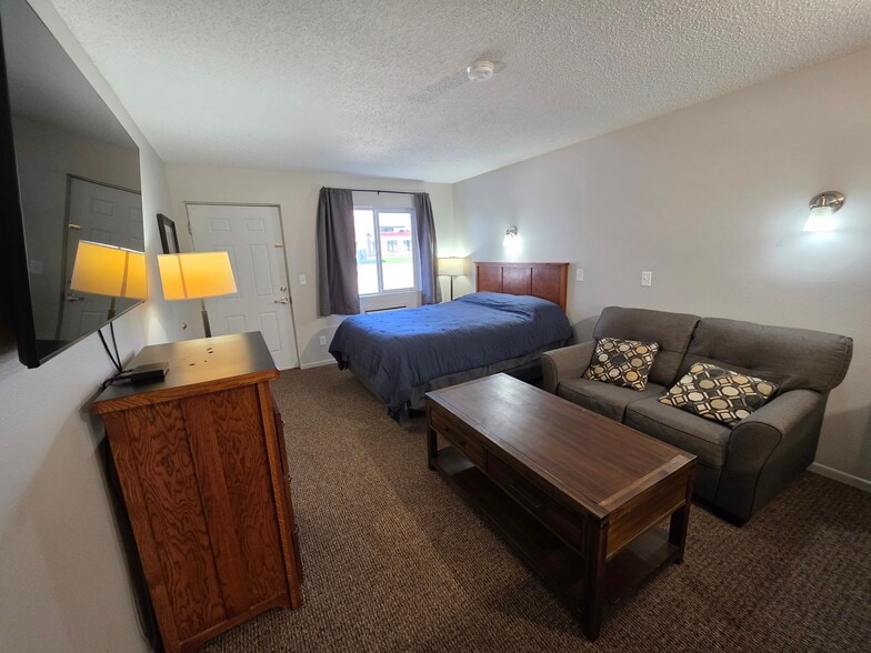 Building Photo - 590 Spruce