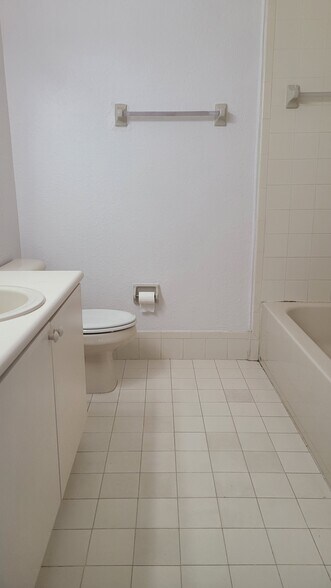 master bathroom - 1536 SE 26th St