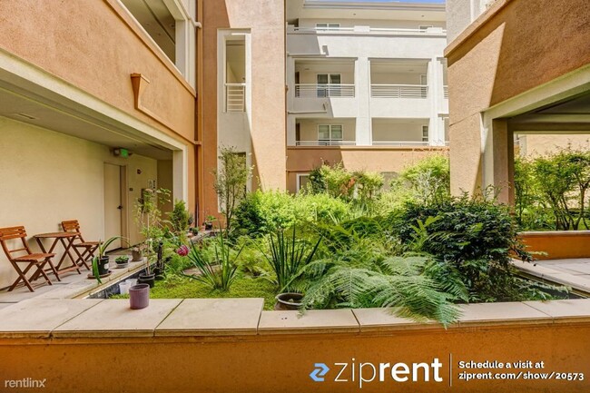 Building Photo - 2 br, 2 bath Condo - 1 Crescent Way, San F...