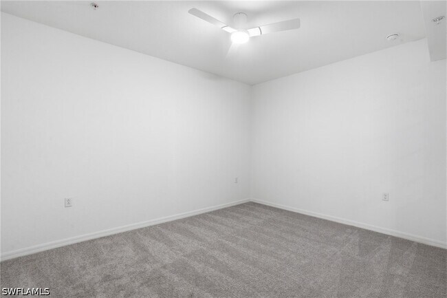 Building Photo - 15405 Grn Acrs Ave