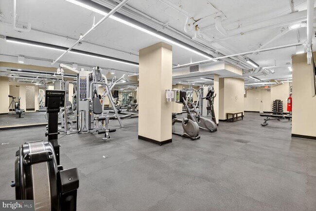 Building Photo - 1808 Old Meadow Rd