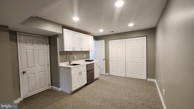 Building Photo - 17619 Longview Ln