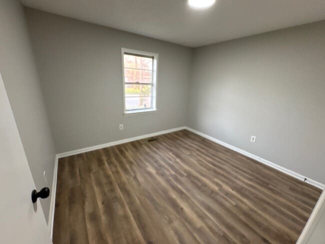 Building Photo - 1116 Berrywood Ave