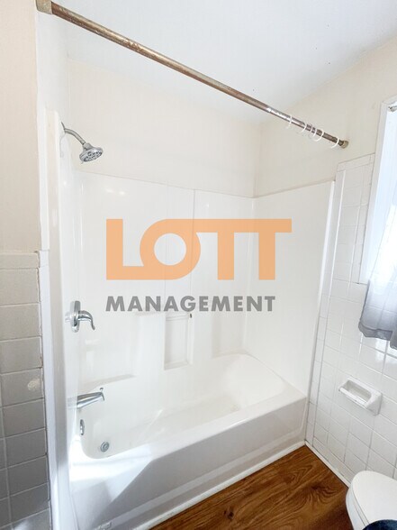 Building Photo - 126 Forestdale Dr