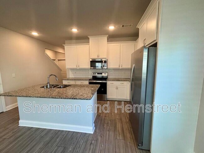 Building Photo - 1101 Clareton Dr