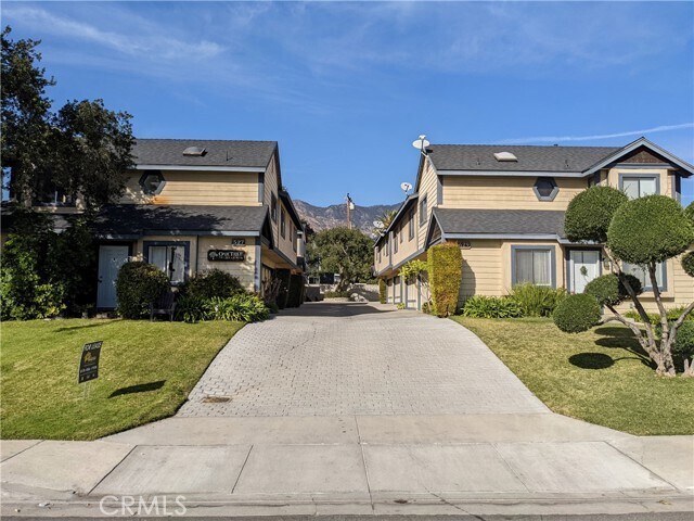 Primary Photo - 527 E Colorado Blvd