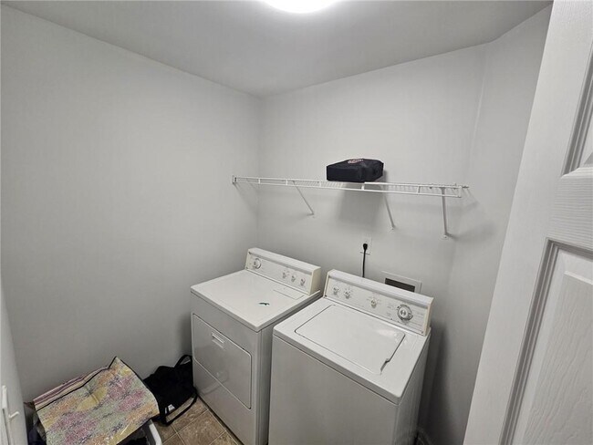 Building Photo - 480 Glenns Farm Way