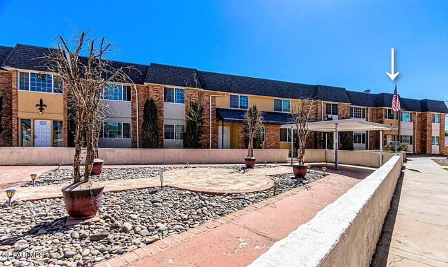 Building Photo - 333 Eubank Ct