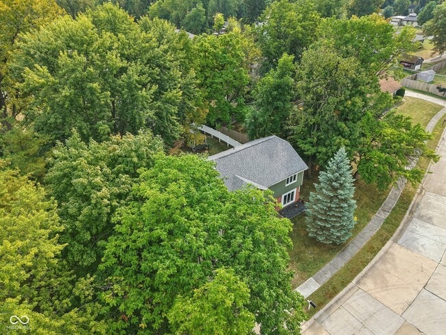 Building Photo - 521 Thornberry Dr