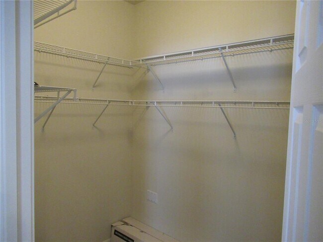 Building Photo - 2822 Maple Brook Loop