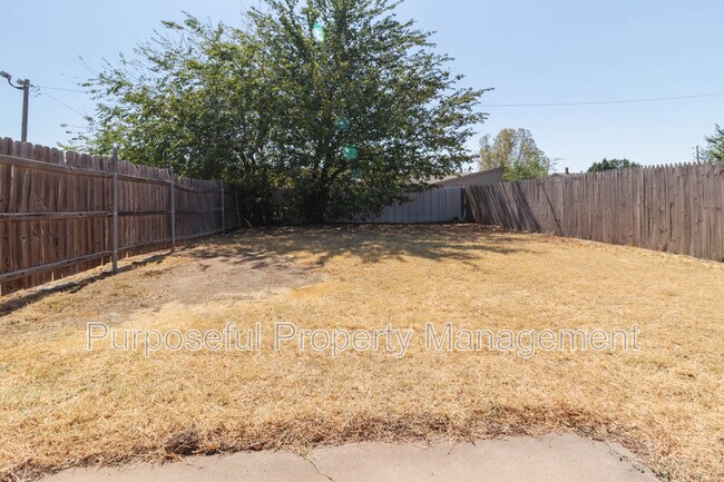 Building Photo - 930 SW 63rd St