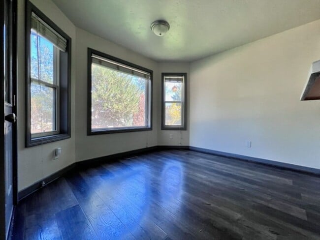 Building Photo - 3134 N Blue Springs Ave