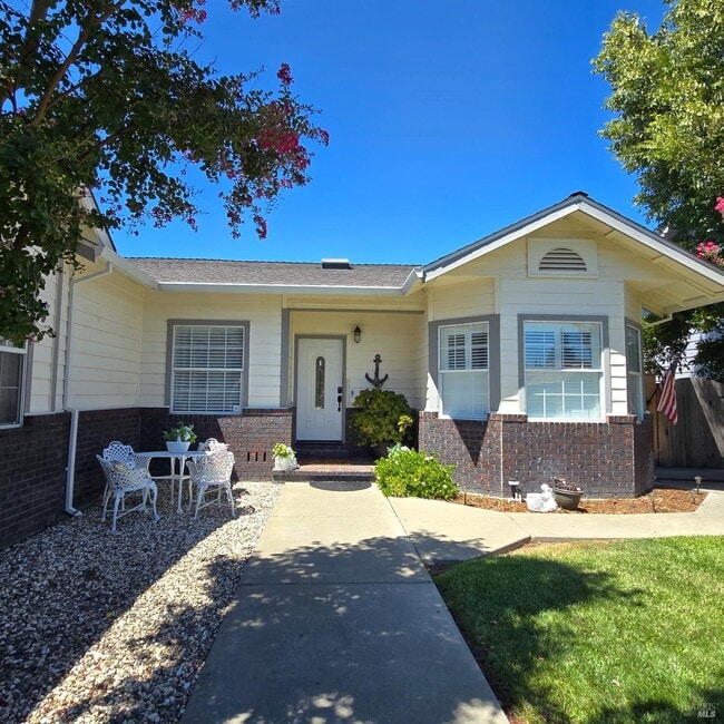 Building Photo - 298 White Sands Dr