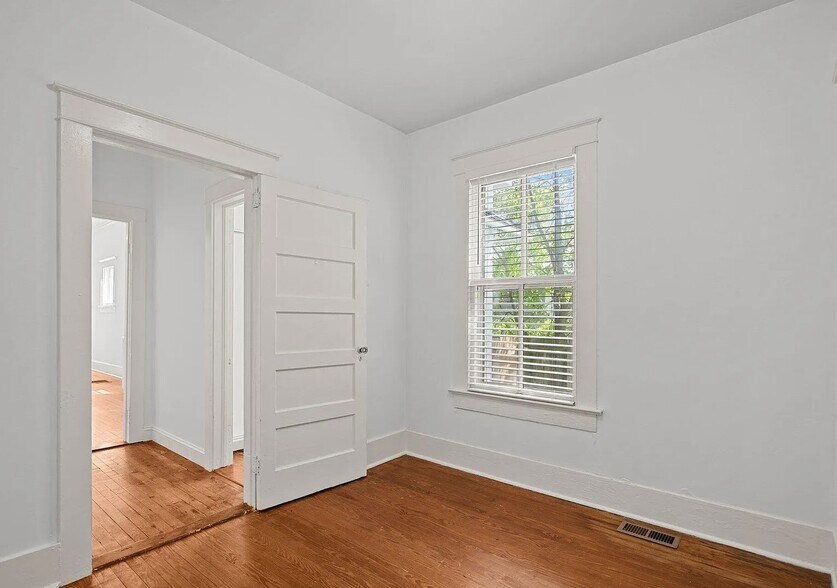 Bedroom 3 - 1904 Wolcott Ave