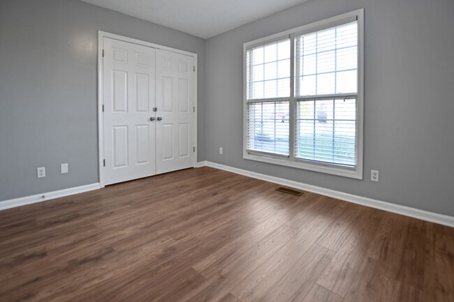 Building Photo - Pet Friendly Three Bedroom!