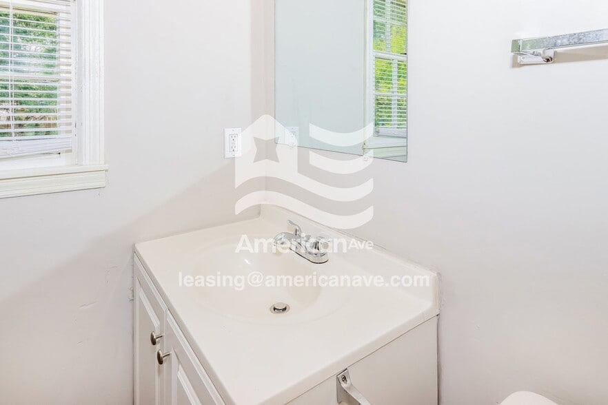 Building Photo - 5517 Janeru Cir