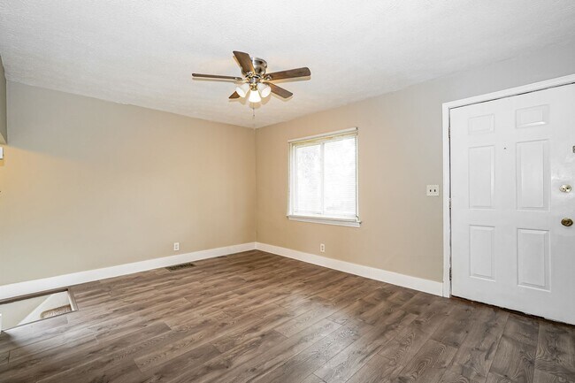 Building Photo - 2654-2656 Avalon Place