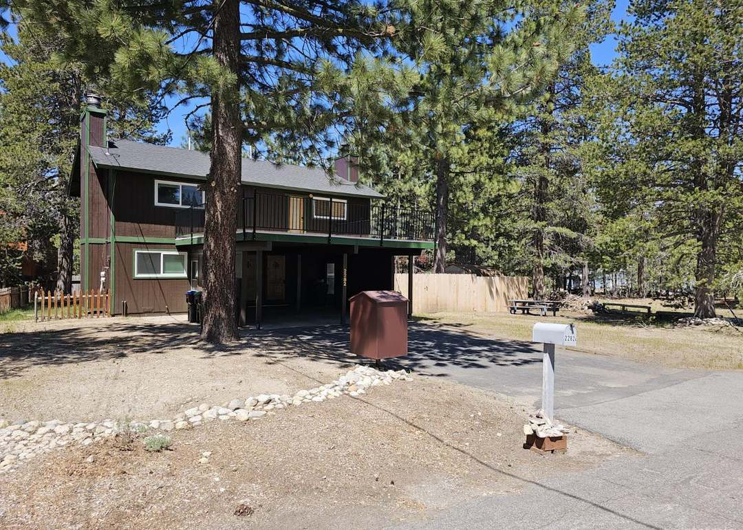 Building Photo - 2282 Blitzen Rd