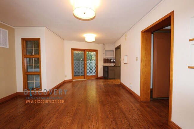 Building Photo - Coming Soon! Coveted Piedmont 5 Bedroom Home