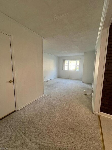 Building Photo - 4556 Dora Cir