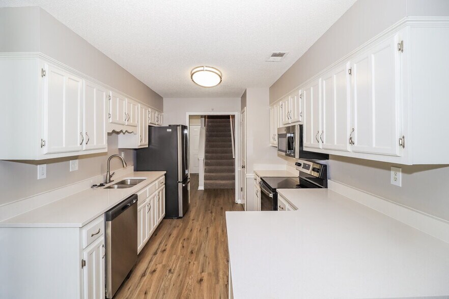 Building Photo - 4092 Hidden Fern Ln N