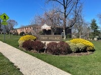 Building Photo - 7D Troy Dr