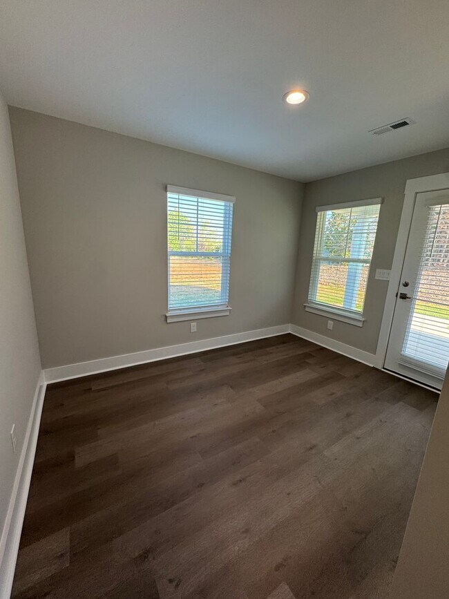 Building Photo - 135 Brawley Villas Pl