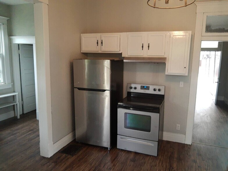 Building Photo - 428 N Zane Hwy