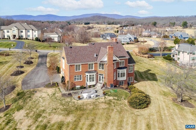 Building Photo - 585 Ragged Mountain Dr