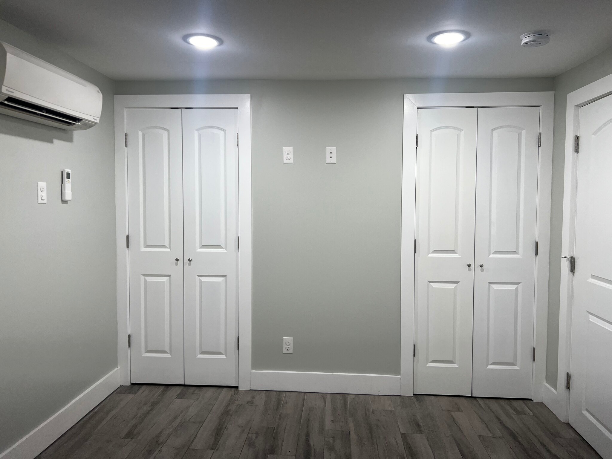 Building Photo - 372 Walnut St