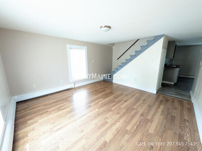 Building Photo - 12 Spring St