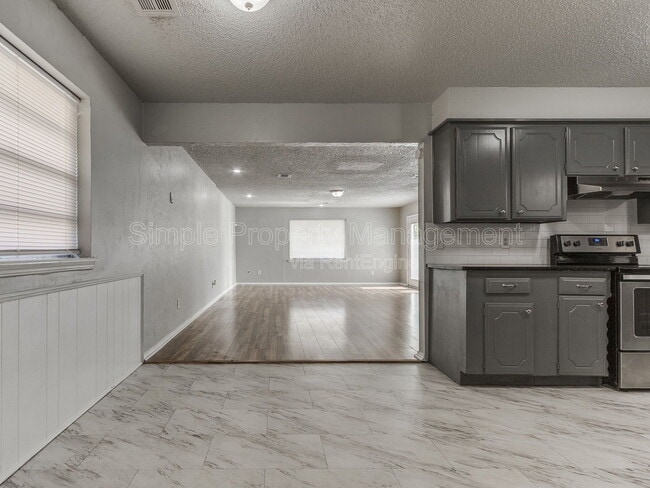 Building Photo - 7505 NW 29th St