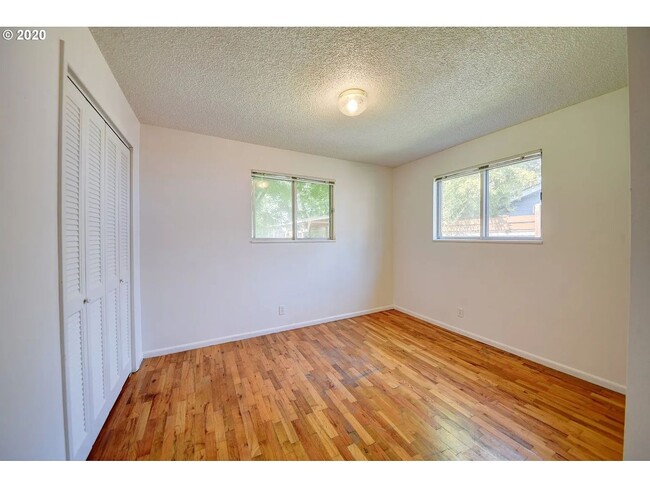 Building Photo - Great 4 Bedroom Eugene Home!