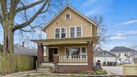 Building Photo - Single-family historic home in West Central with porch and private courtyard.
