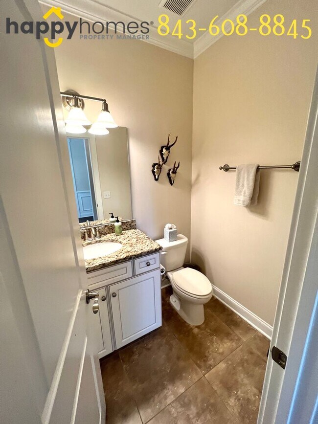 Building Photo - 4 Bed 3.5 Bath Home at Carolina Bay in Wes...